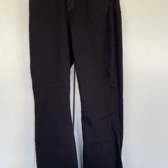 RUTH high rise - Picture 2 of 8